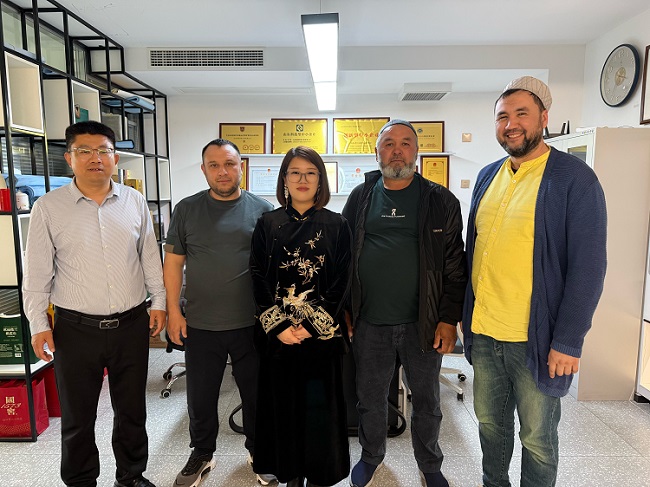 哈萨克斯坦客商莅临山东时晨考察